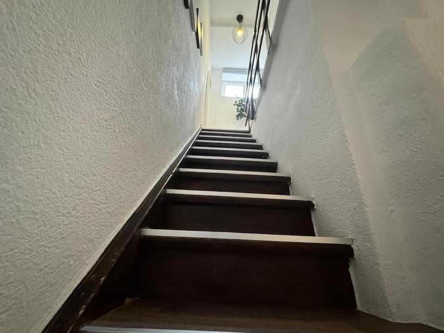 Townhouse Fuer 10 Personen Mit Garten Esslingen am Neckar Dış mekan fotoğraf