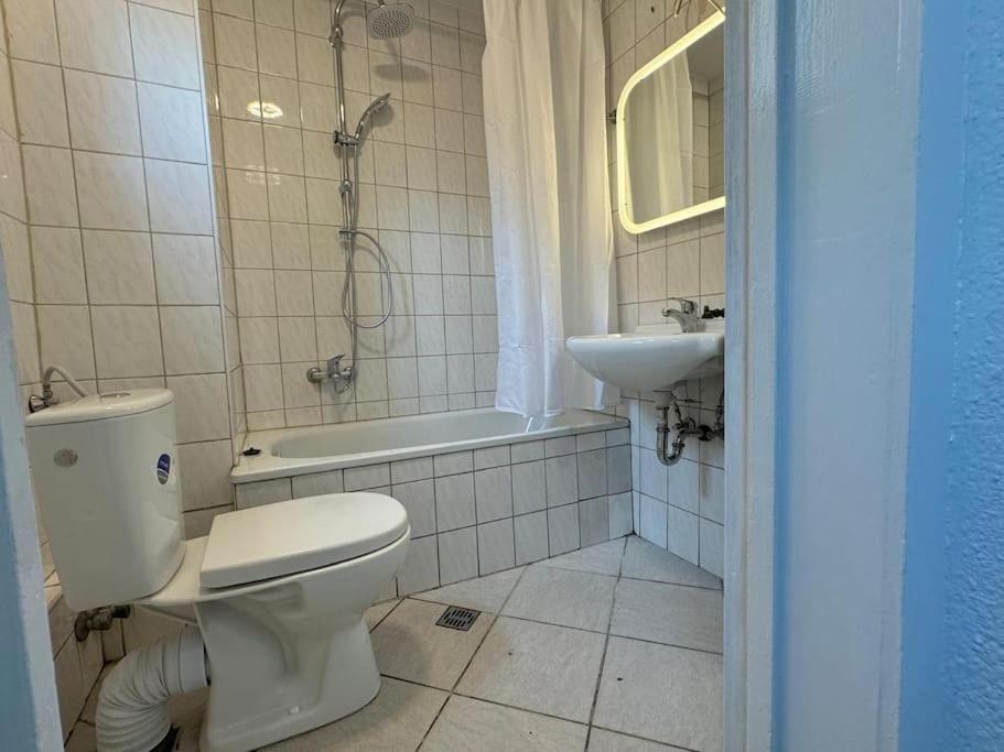 Townhouse Fuer 10 Personen Mit Garten Esslingen am Neckar Dış mekan fotoğraf