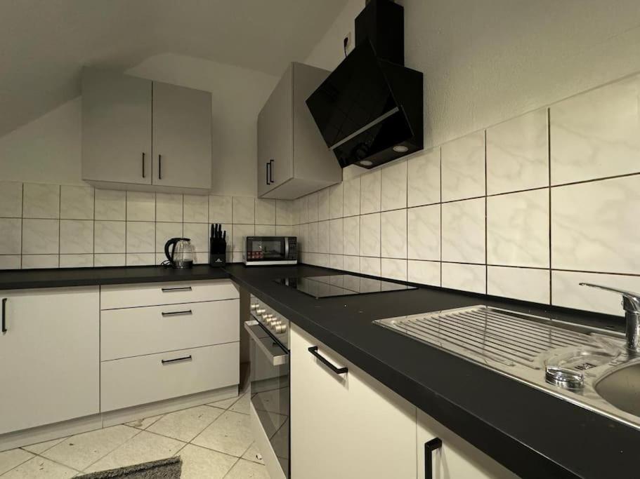 Townhouse Fuer 10 Personen Mit Garten Esslingen am Neckar Dış mekan fotoğraf